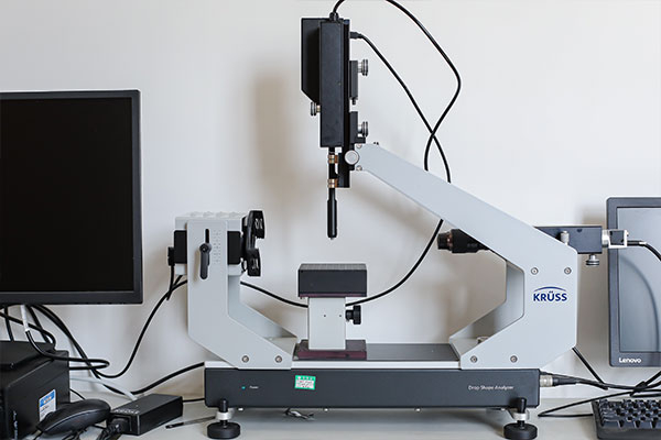 Contact angle measuring instrumen