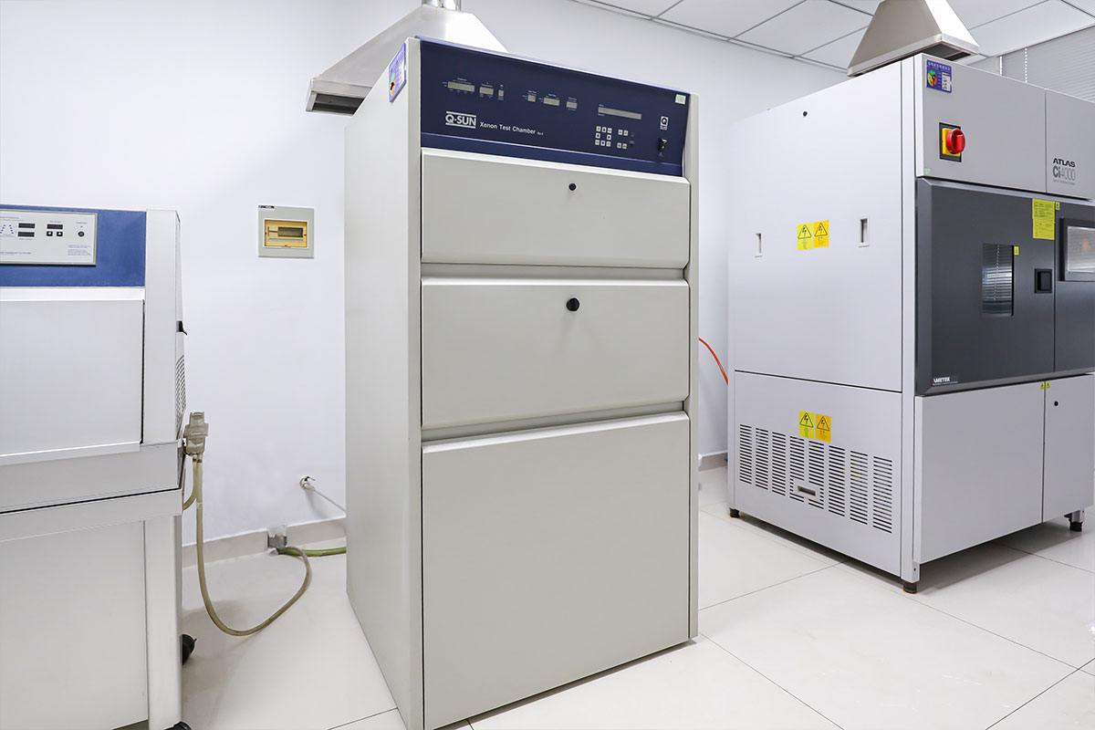 Q-SUN Xe-3 xenon test chamber_1.jpg