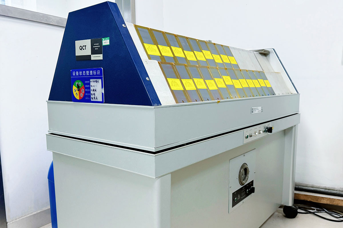 QCT-Cleveland-Condensation-Tester_1.jpg